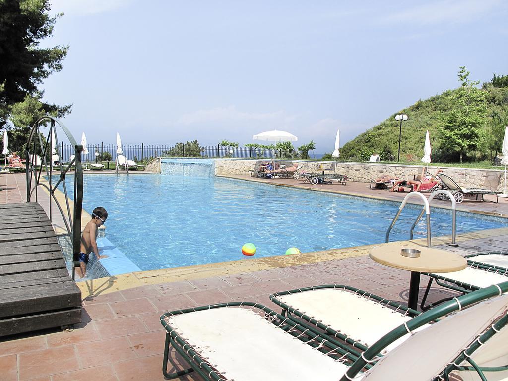 Lesse Hotel Халкидики Экстерьер фото