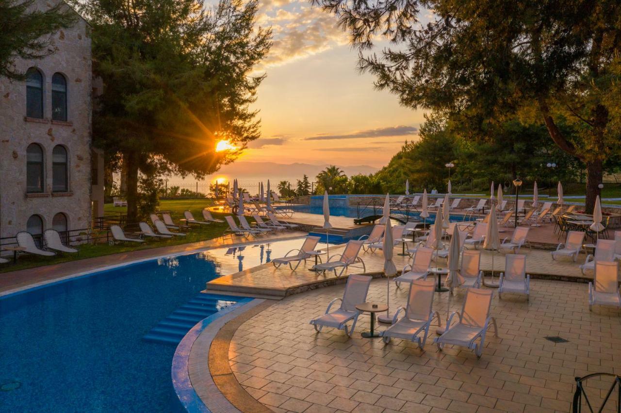 Lesse Hotel Халкидики Экстерьер фото